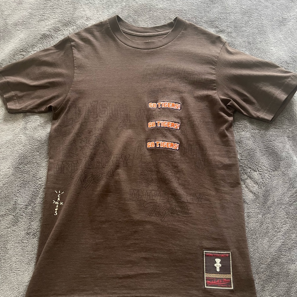 CACTUS JACK / TRAVIS SCOTT COLLEGE MERCH